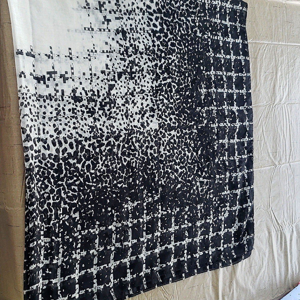 Kenneth Cole Black and White Scarf